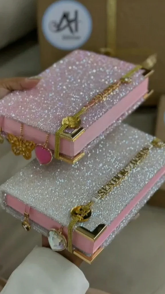 que accesorios debe llevar una quinceañera